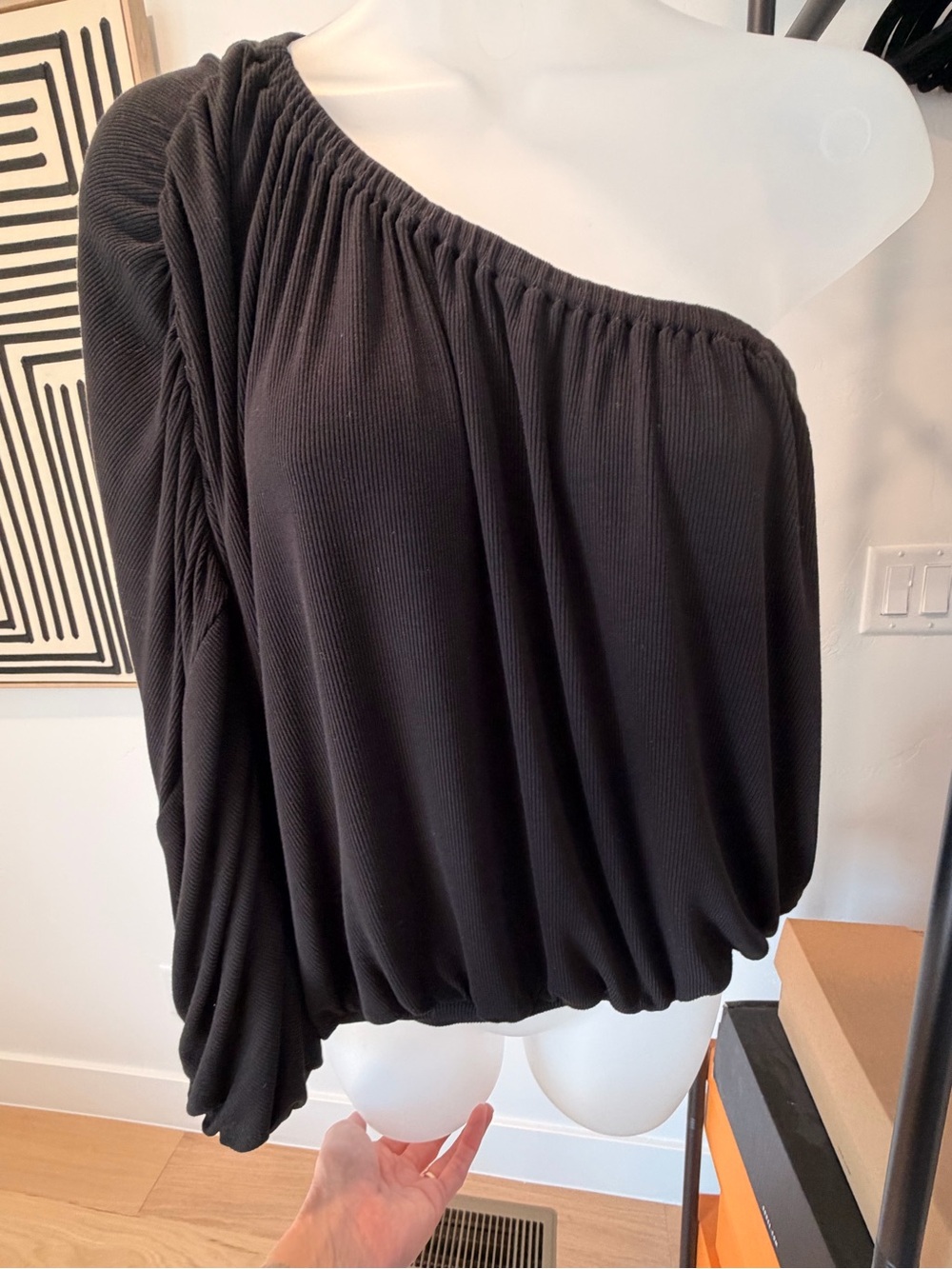 New! LNA Ashra ribbed One-Shoulder top